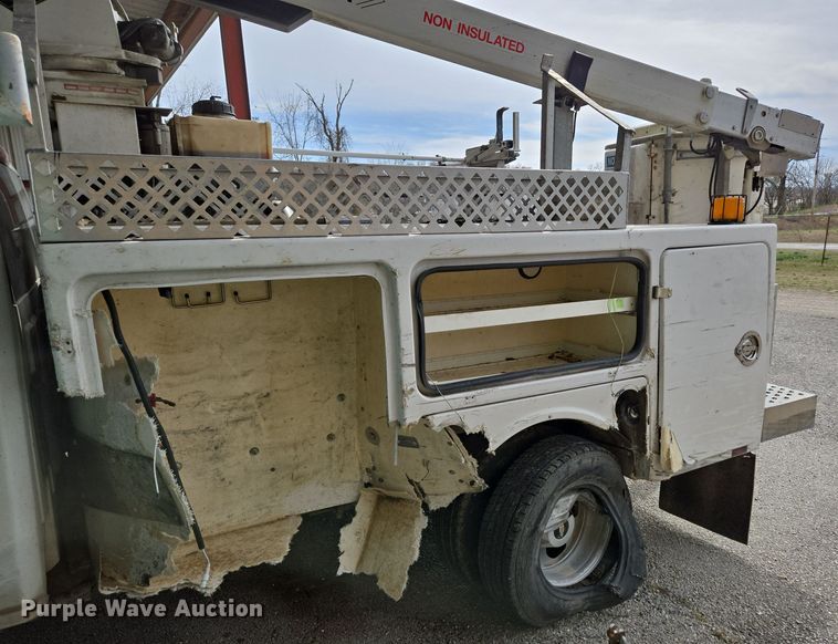 image for item DP6239 2017 Chevrolet Silverado 3500HD bucket truck