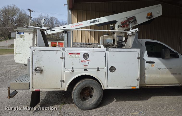 image for item DP6239 2017 Chevrolet Silverado 3500HD bucket truck