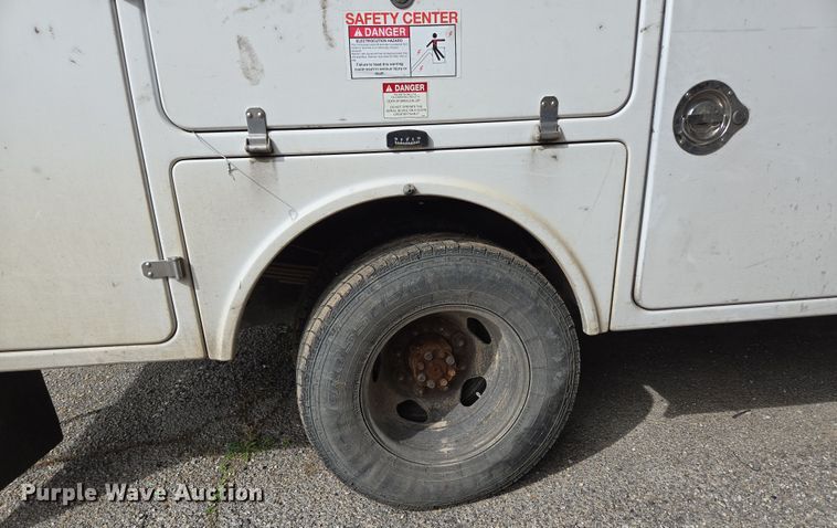 image for item DP6239 2017 Chevrolet Silverado 3500HD bucket truck