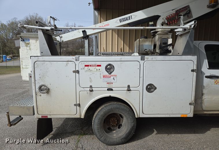 image for item DP6239 2017 Chevrolet Silverado 3500HD bucket truck