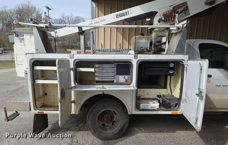 image for item DP6239 2017 Chevrolet Silverado 3500HD bucket truck