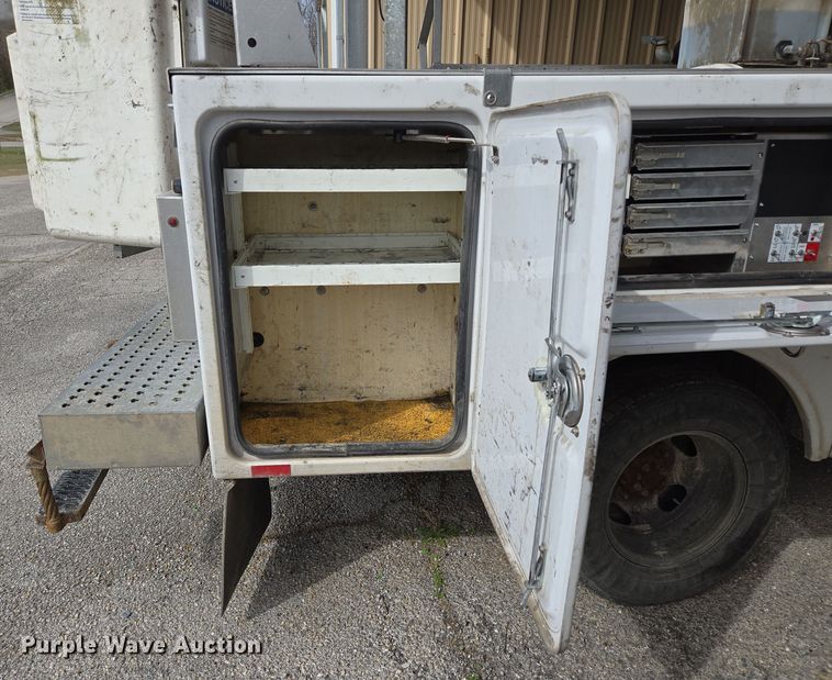 image for item DP6239 2017 Chevrolet Silverado 3500HD bucket truck