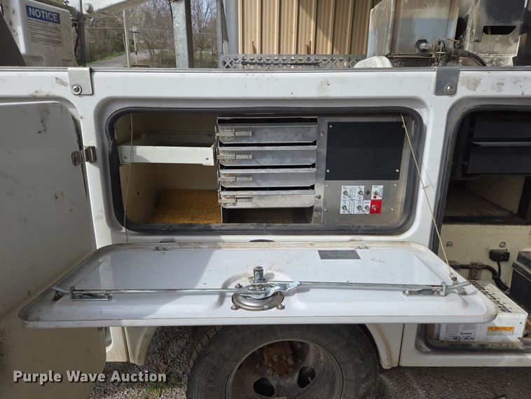 image for item DP6239 2017 Chevrolet Silverado 3500HD bucket truck