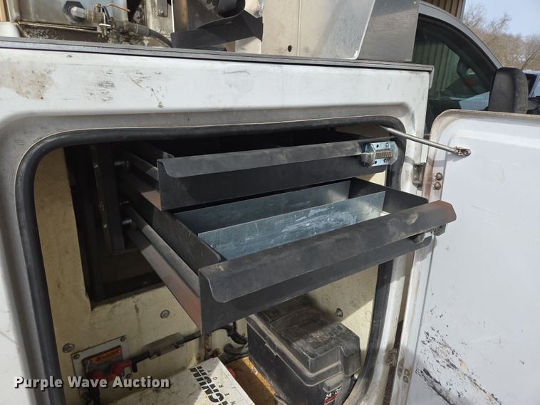 image for item DP6239 2017 Chevrolet Silverado 3500HD bucket truck