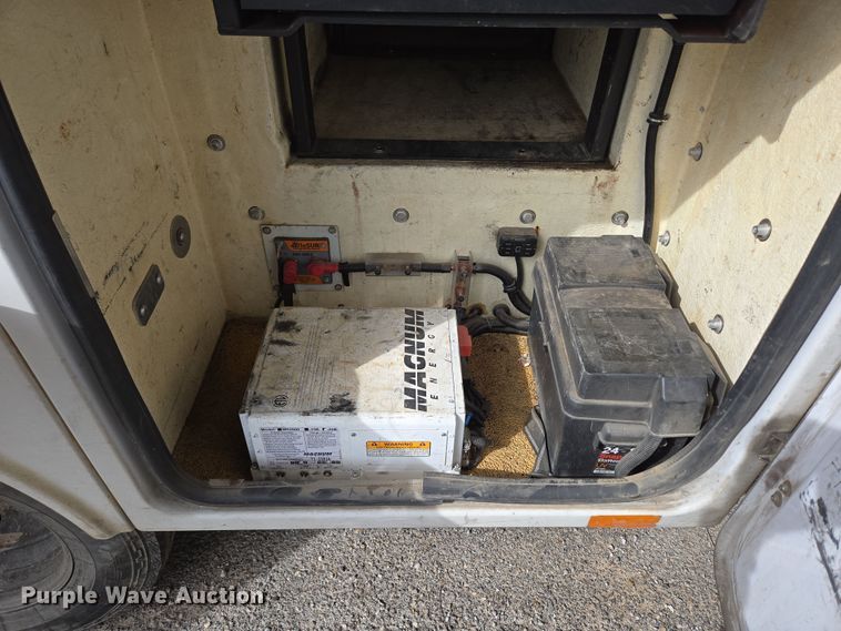 image for item DP6239 2017 Chevrolet Silverado 3500HD bucket truck