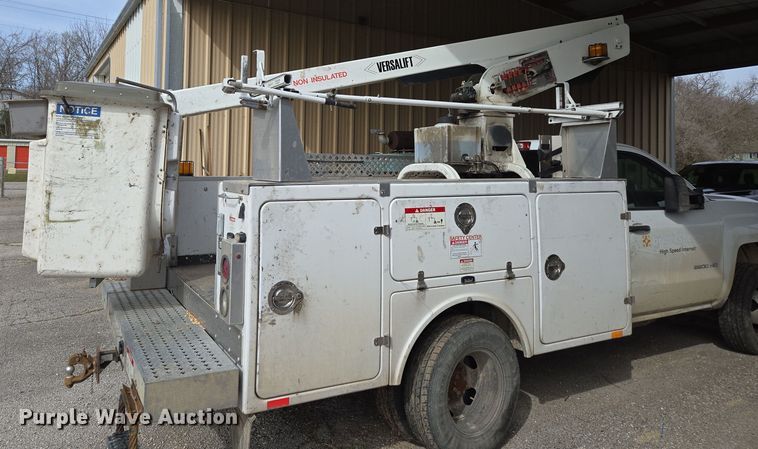 image for item DP6239 2017 Chevrolet Silverado 3500HD bucket truck