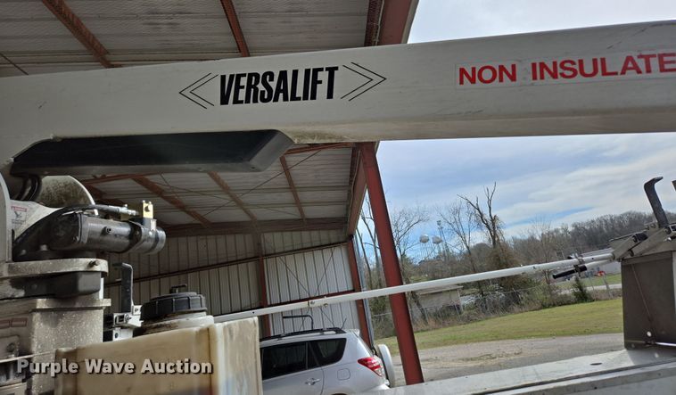 image for item DP6239 2017 Chevrolet Silverado 3500HD bucket truck