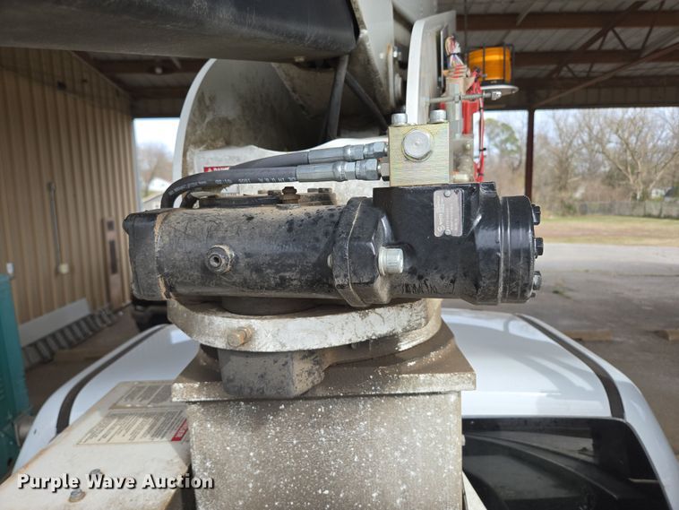 image for item DP6239 2017 Chevrolet Silverado 3500HD bucket truck