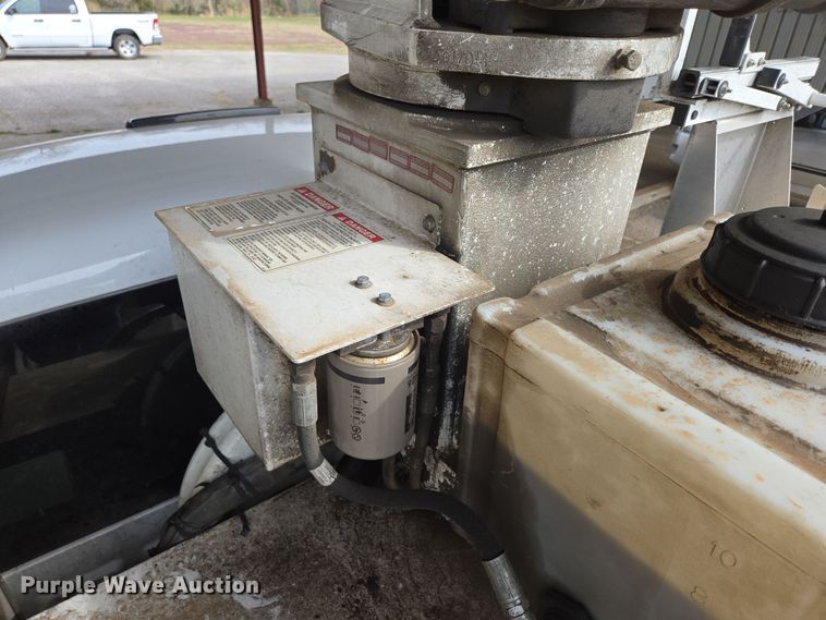 image for item DP6239 2017 Chevrolet Silverado 3500HD bucket truck