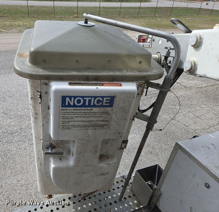 image for item DP6239 2017 Chevrolet Silverado 3500HD bucket truck