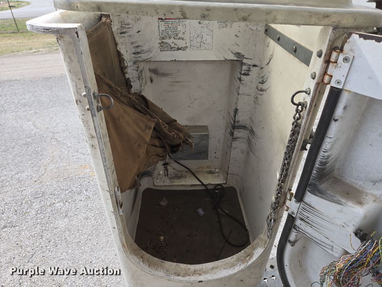 image for item DP6239 2017 Chevrolet Silverado 3500HD bucket truck