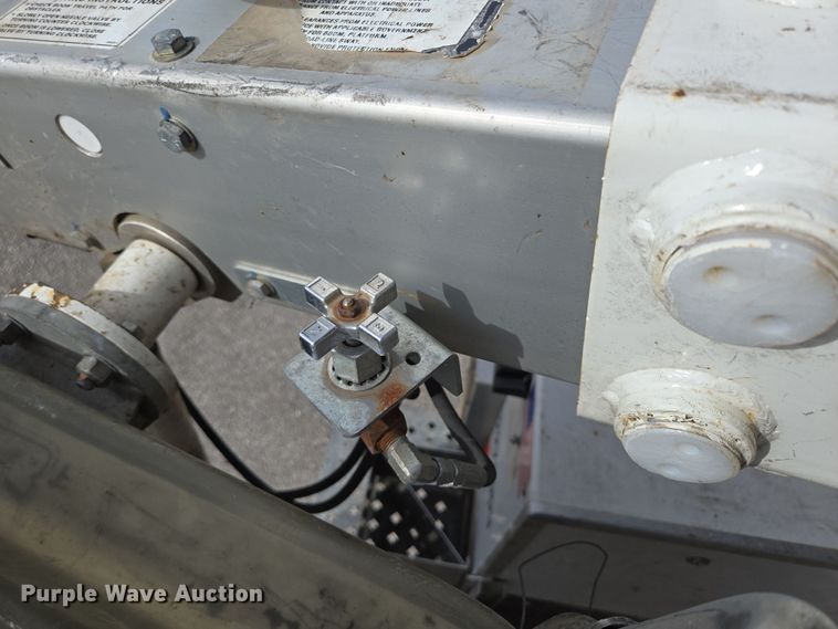 image for item DP6239 2017 Chevrolet Silverado 3500HD bucket truck