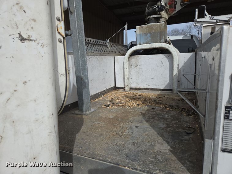 image for item DP6239 2017 Chevrolet Silverado 3500HD bucket truck