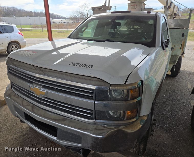 image for item DP6239 2017 Chevrolet Silverado 3500HD bucket truck