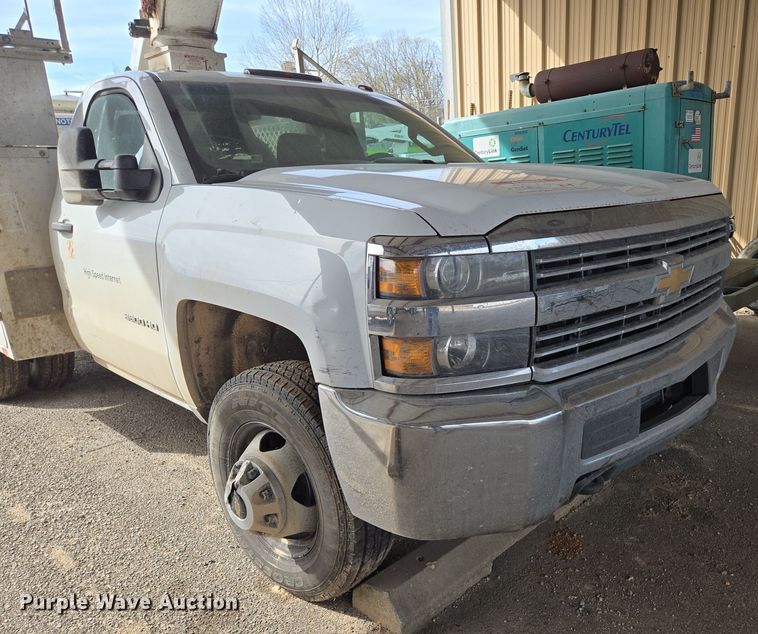image for item DP6239 2017 Chevrolet Silverado 3500HD bucket truck