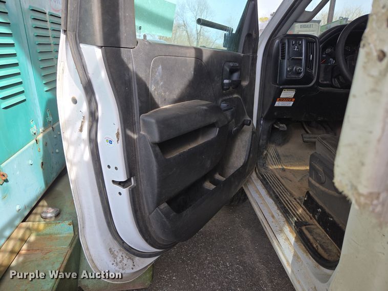 image for item DP6239 2017 Chevrolet Silverado 3500HD bucket truck