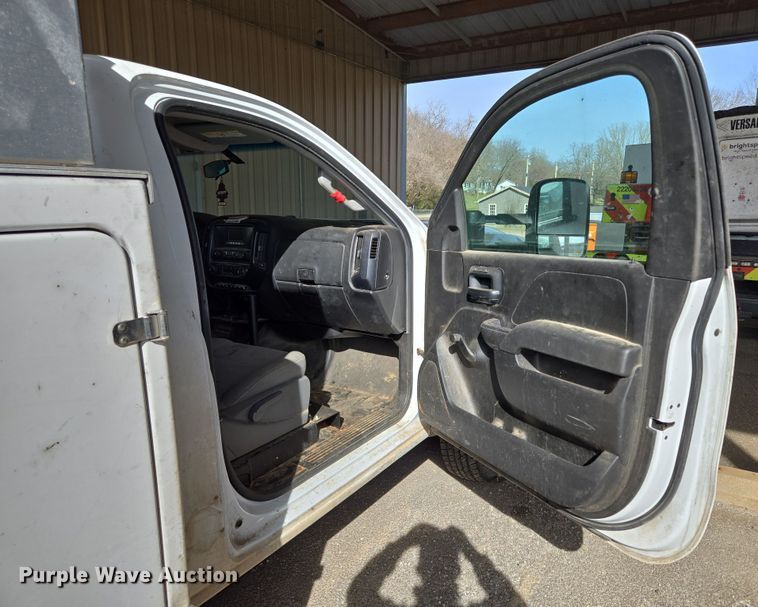 image for item DP6239 2017 Chevrolet Silverado 3500HD bucket truck