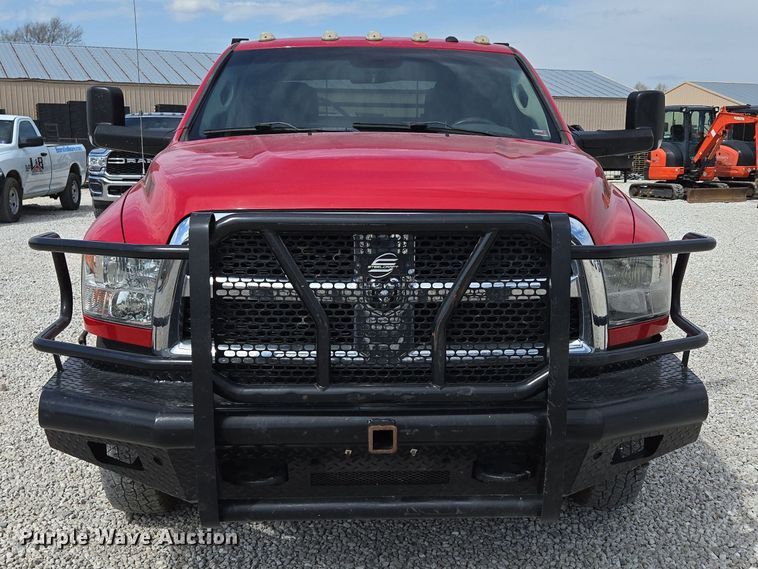 image for item DP6254 2016 Dodge Ram 3500 Crew Cab flatbed pickup truck