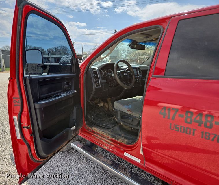 image for item DP6254 2016 Dodge Ram 3500 Crew Cab flatbed pickup truck