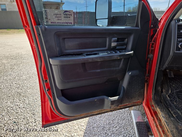 image for item DP6254 2016 Dodge Ram 3500 Crew Cab flatbed pickup truck