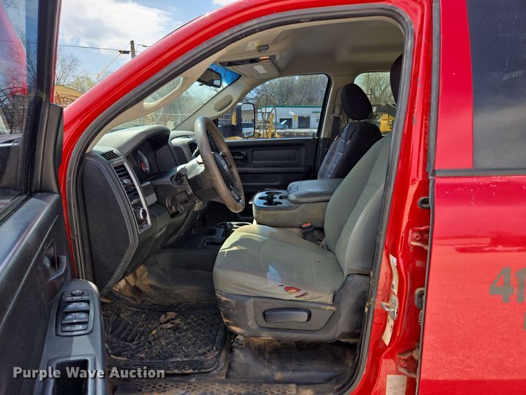 image for item DP6254 2016 Dodge Ram 3500 Crew Cab flatbed pickup truck