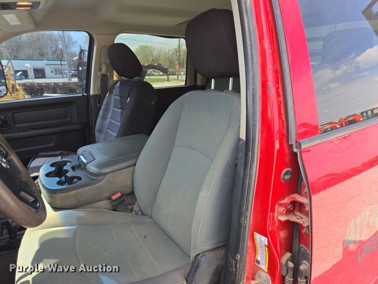 image for item DP6254 2016 Dodge Ram 3500 Crew Cab flatbed pickup truck