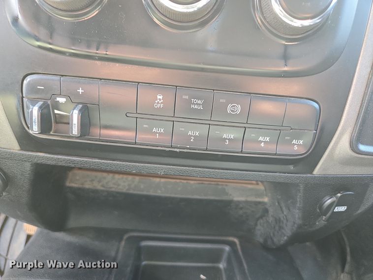 image for item DP6254 2016 Dodge Ram 3500 Crew Cab flatbed pickup truck