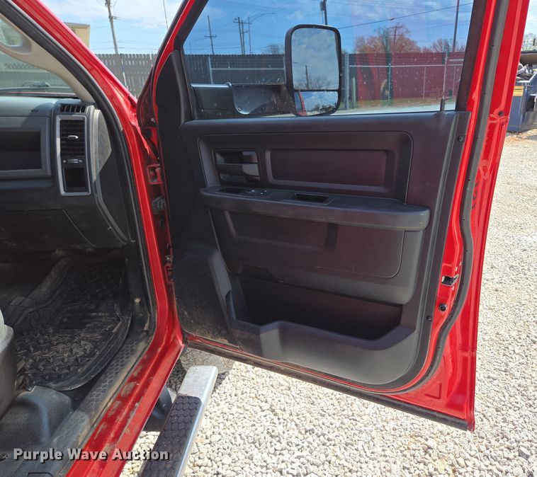 image for item DP6254 2016 Dodge Ram 3500 Crew Cab flatbed pickup truck