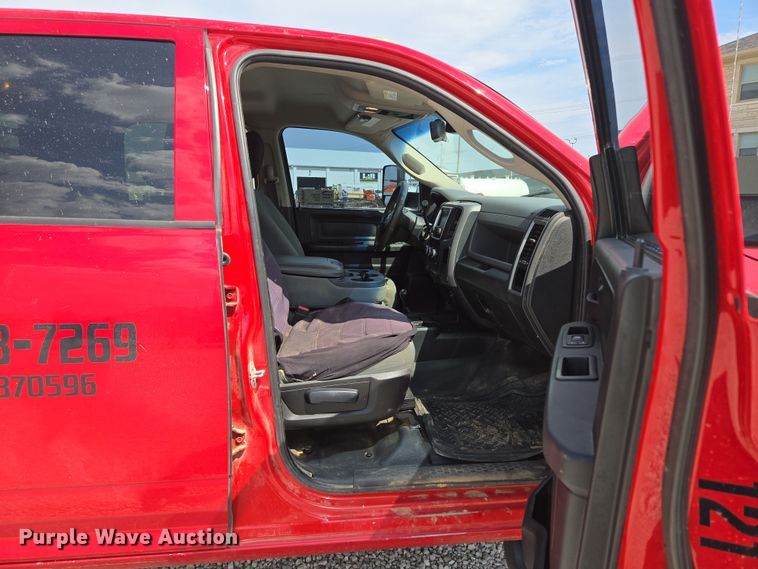 image for item DP6254 2016 Dodge Ram 3500 Crew Cab flatbed pickup truck