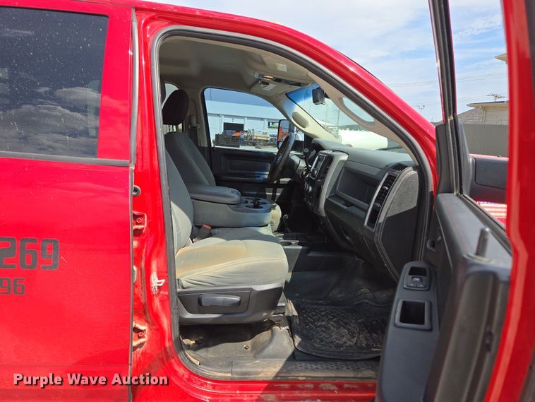 image for item DP6254 2016 Dodge Ram 3500 Crew Cab flatbed pickup truck