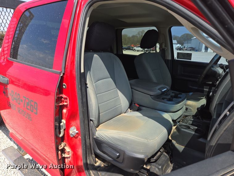 image for item DP6254 2016 Dodge Ram 3500 Crew Cab flatbed pickup truck