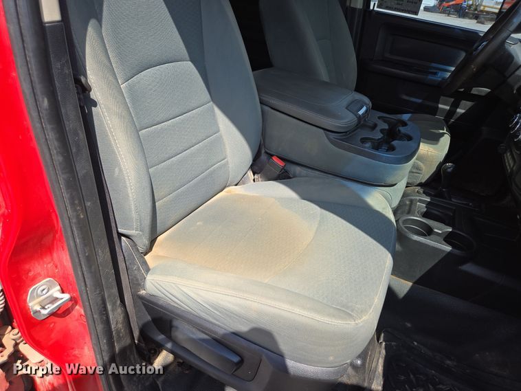 image for item DP6254 2016 Dodge Ram 3500 Crew Cab flatbed pickup truck