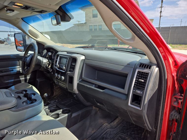 image for item DP6254 2016 Dodge Ram 3500 Crew Cab flatbed pickup truck