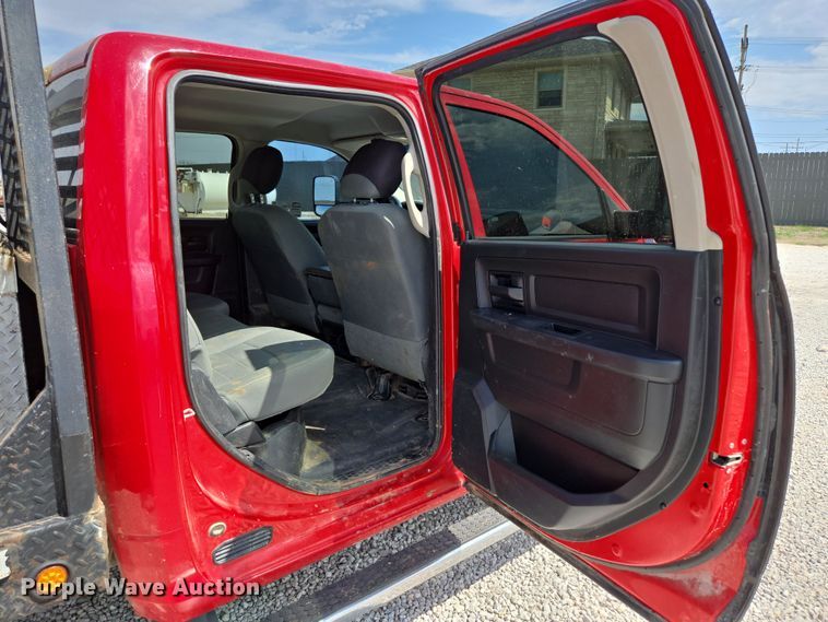 image for item DP6254 2016 Dodge Ram 3500 Crew Cab flatbed pickup truck