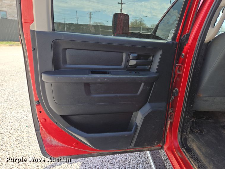 image for item DP6254 2016 Dodge Ram 3500 Crew Cab flatbed pickup truck