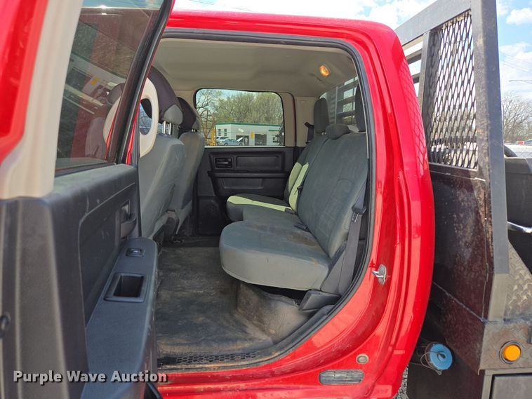 image for item DP6254 2016 Dodge Ram 3500 Crew Cab flatbed pickup truck