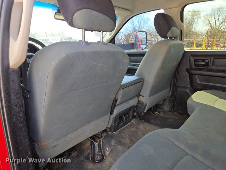 image for item DP6254 2016 Dodge Ram 3500 Crew Cab flatbed pickup truck