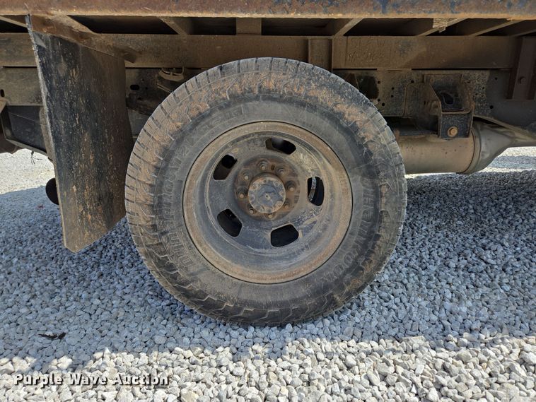 image for item DP6254 2016 Dodge Ram 3500 Crew Cab flatbed pickup truck