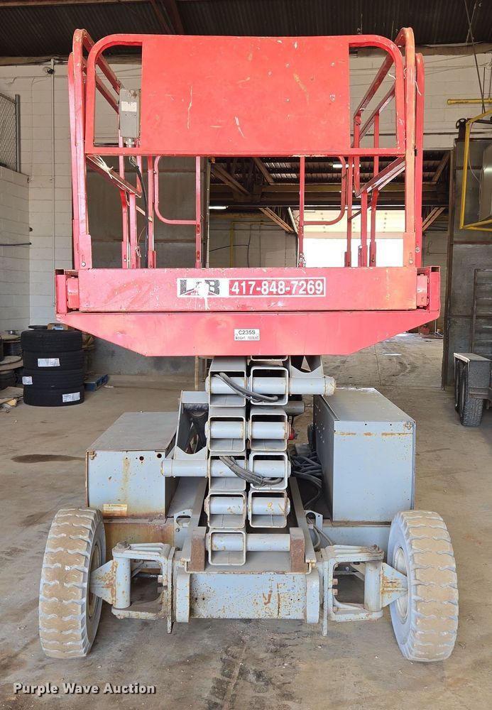 image for item DP6257 2000 Mayville Engineering Co Inc. 3768ES scissor lift