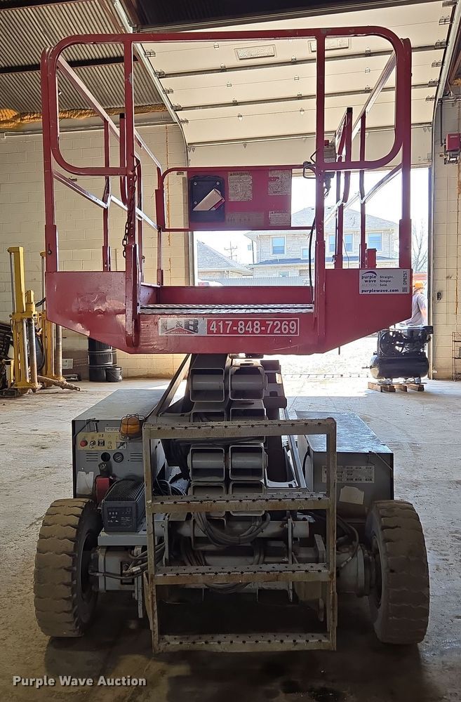 image for item DP6257 2000 Mayville Engineering Co Inc. 3768ES scissor lift