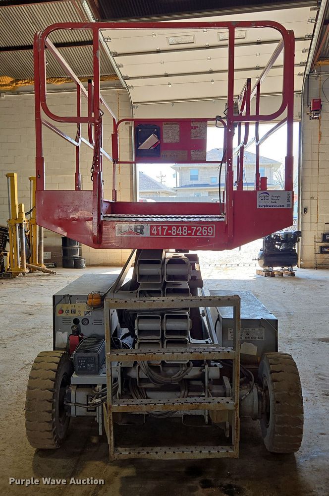 image for item DP6257 2000 Mayville Engineering Co Inc. 3768ES scissor lift