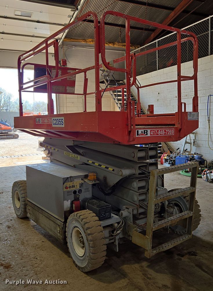 image for item DP6257 2000 Mayville Engineering Co Inc. 3768ES scissor lift