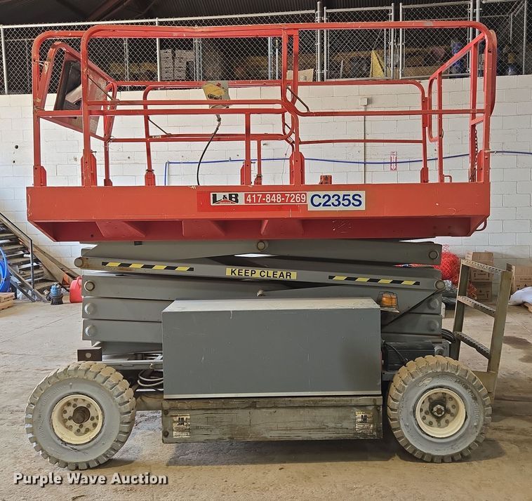 image for item DP6257 2000 Mayville Engineering Co Inc. 3768ES scissor lift