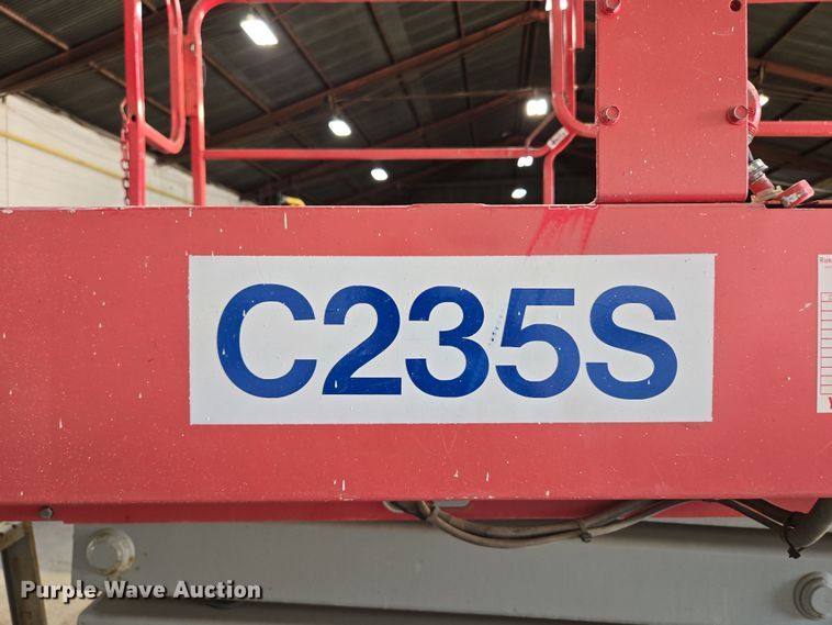 image for item DP6257 2000 Mayville Engineering Co Inc. 3768ES scissor lift
