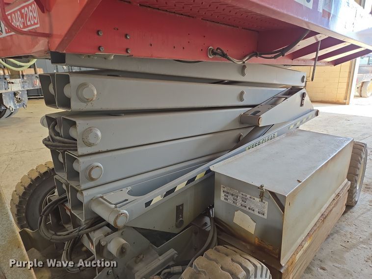 image for item DP6257 2000 Mayville Engineering Co Inc. 3768ES scissor lift