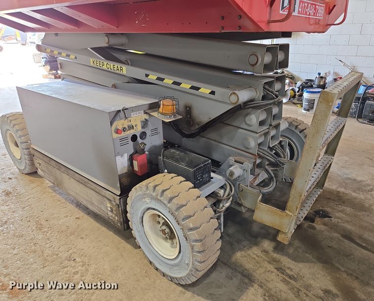 image for item DP6257 2000 Mayville Engineering Co Inc. 3768ES scissor lift