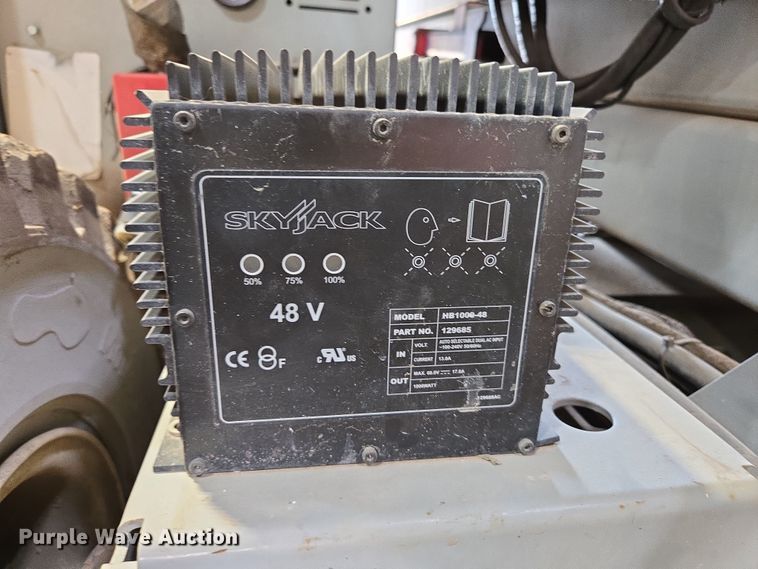 image for item DP6257 2000 Mayville Engineering Co Inc. 3768ES scissor lift