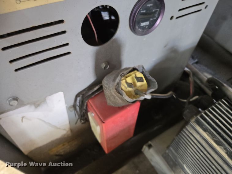 image for item DP6257 2000 Mayville Engineering Co Inc. 3768ES scissor lift