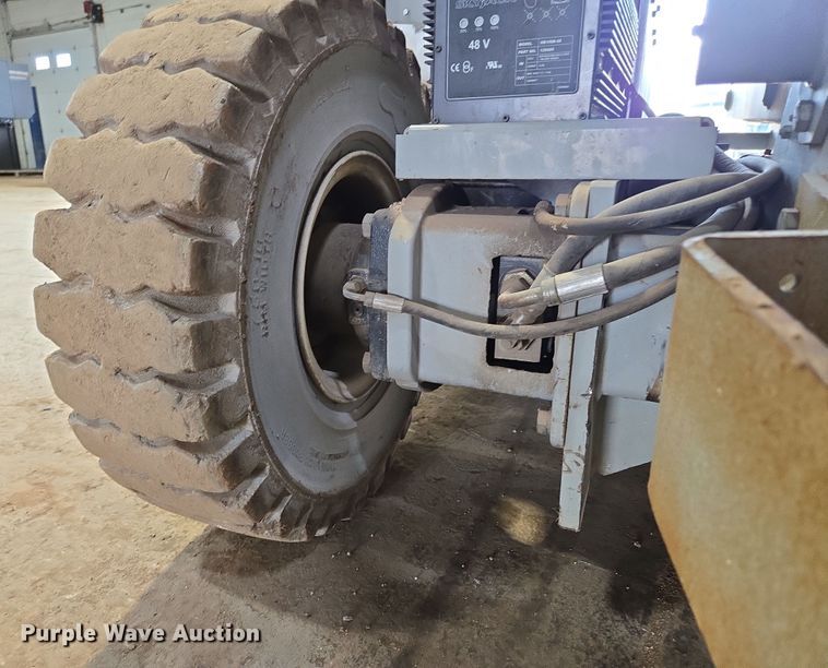 image for item DP6257 2000 Mayville Engineering Co Inc. 3768ES scissor lift