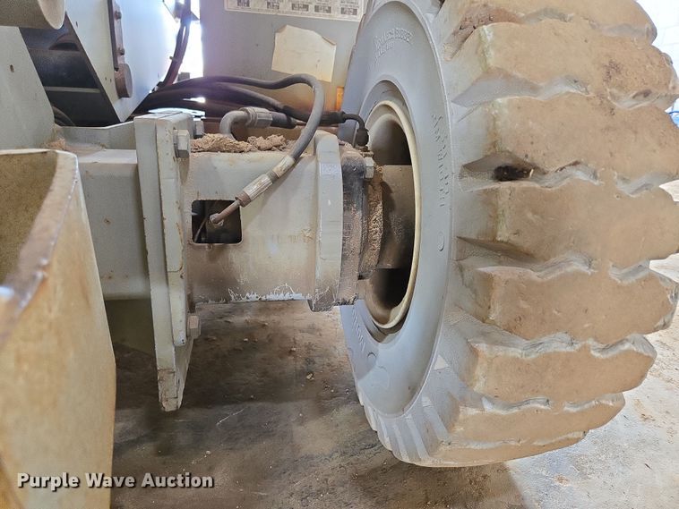 image for item DP6257 2000 Mayville Engineering Co Inc. 3768ES scissor lift